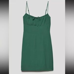 Aritzia | Sunday Best Delilah Dress in Green - Size S
C$40
Size: US S Aritzia